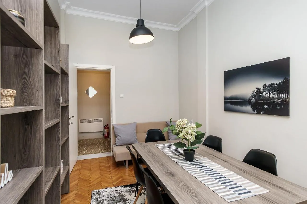C.4 Red Rose #Colony_Central_Apartment Салоники 0*,  Греция